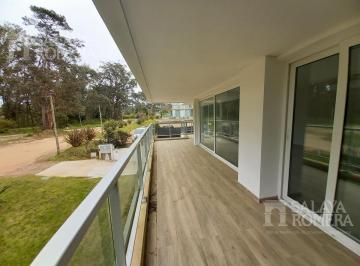 Departamento · 210m² · 4 Ambientes · 2 Cocheras · Venta: 3 Dorm. a Estrenar de Lujo Playa Brava - Ref: