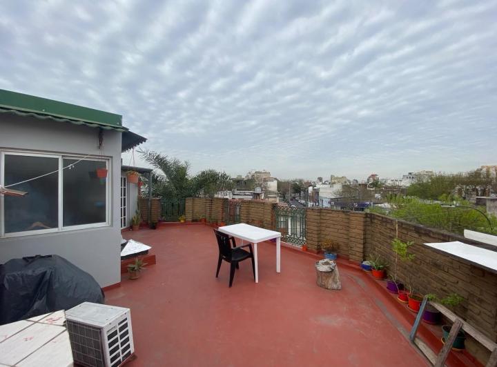 Casa · 243m² · 12 Ambientes · 2 Cocheras