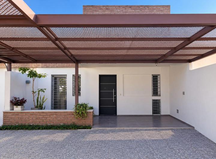 Casa · 160m² · 10 Ambientes · 2 Cocheras
