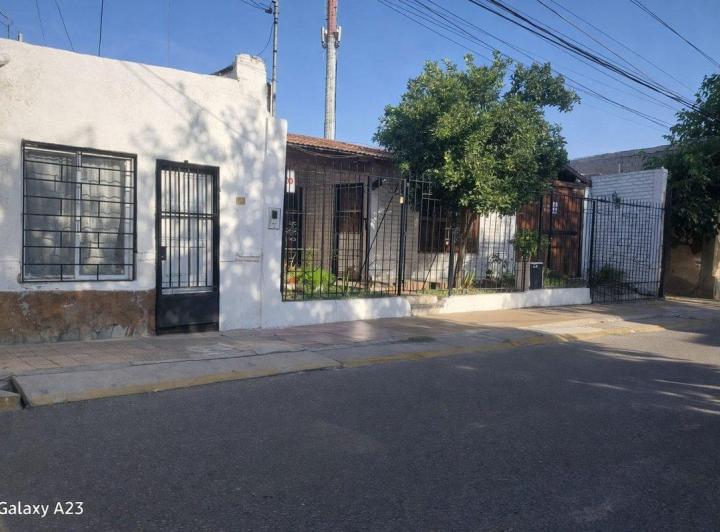 Casa · 174m² · 6 Ambientes · 1 Cochera