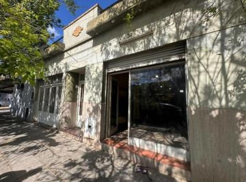 Casa · 80m² · 3 Ambientes · 2 Cocheras · Casa en Lote Propio con Cochera, Patio con Parrilla, Terraza Propia y Espacio Pa