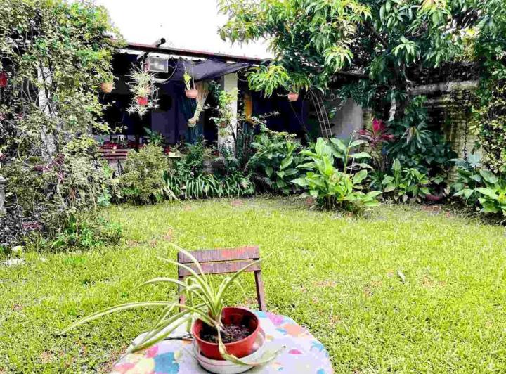 Casa · 406m² · 6 Ambientes · 1 Cochera