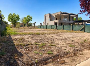 Terreno · 540m² · 2 Cocheras · Casa en Pozo. Proyecto Llave en Mano