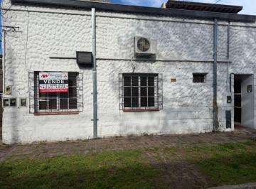 Casa de 2 ambientes, Quilmes · PH Al Frente de 2 Ambientes Sin Expensas!