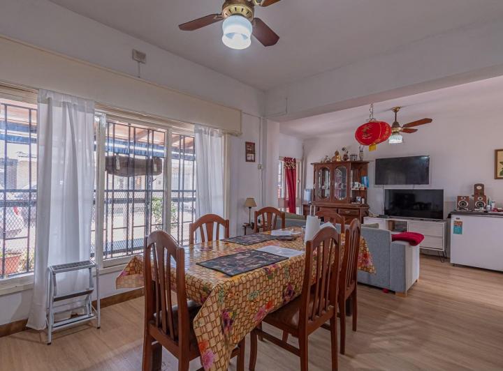 Casa · 143m² · 6 Ambientes · 3 Cocheras