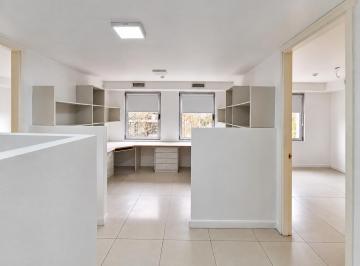 Oficina comercial · 98m² · Alquiler Oficina de Categoria con Cochera en Zona Guemes