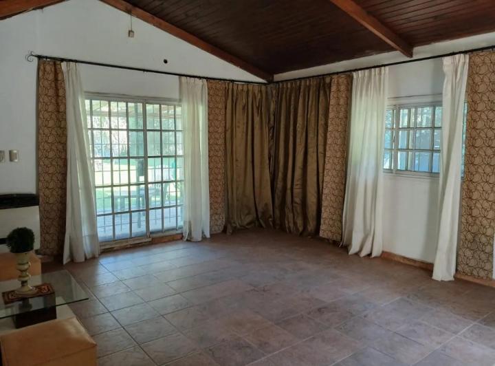 Casa · 135m² · 6 Ambientes · 2 Cocheras