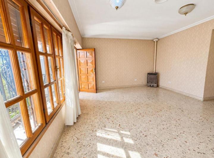 Casa · 280m² · 6 Ambientes · 1 Cochera