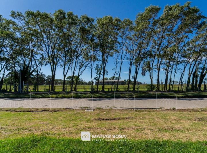 Terreno · 695m²