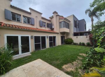 Casa · 265m² · 7 Ambientes · 1 Cochera · Casa en Venta 4 Dorm. Punta Chica