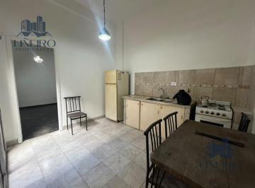 PH · 30m² · 2 Ambientes · PH 2 Ambientes con Patio Pequeño en Alquiler - Wilde