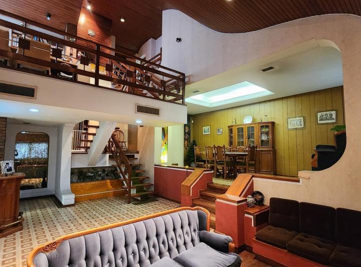 Casa · 302m² · 5 Ambientes · 2 Cocheras