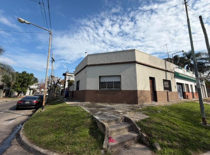 Casa · 90m² · 4 Ambientes · 1 Cochera