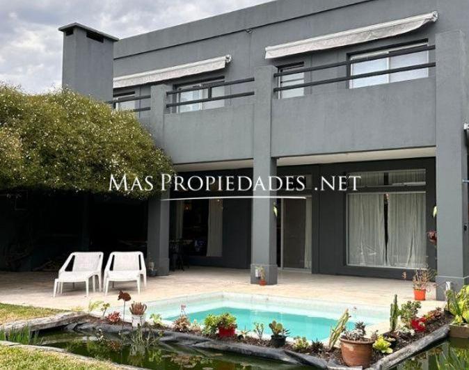 Casa · 220m² · 5 Ambientes