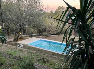 Casa · 120m² · 5 Ambientes · 2 Cocheras · Casa de 3 Dorm. en Terreno de 902 m² con Pileta y Cochera Doble