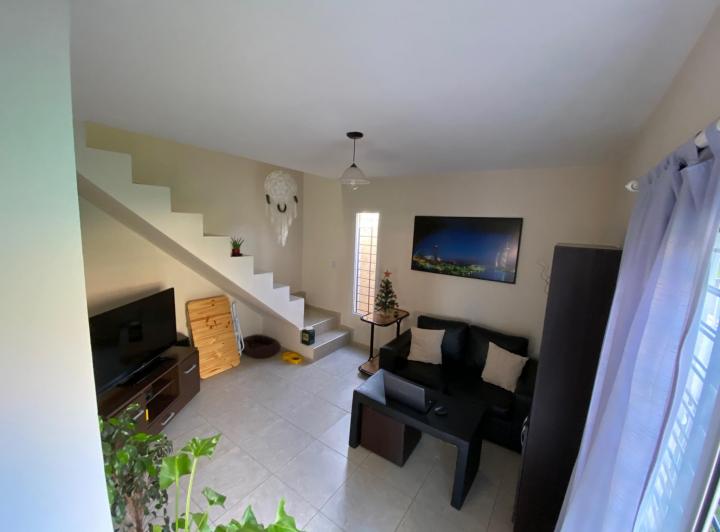 Casa · 75m² · 4 Ambientes · 1 Cochera
