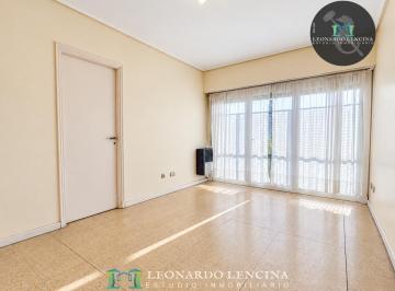 Departamento · 45m² · 3 Ambientes · 1 Cochera · Alquiler de Departamento 3 Amb. Al Frente - Muy Luminoso