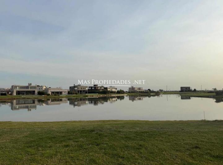 Terreno · 804m²