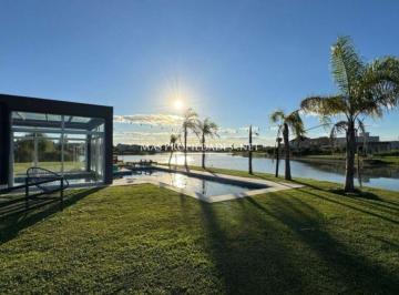 Casa de 7 ambientes, San Vicente · Venta Casa a La Laguna en San Lucas 6 Dorm. Canning