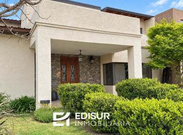 Casa · 980m² · 7 Ambientes · Casa en Venta en Barrio Verandas, Siete Soles | 4 Dorm., Piscina y Jardín