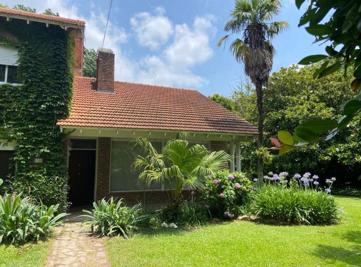 Casa · 270m² · 6 Ambientes · 1 Cochera