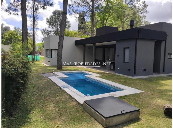 Casa · 170m² · 5 Ambientes · 2 Cocheras