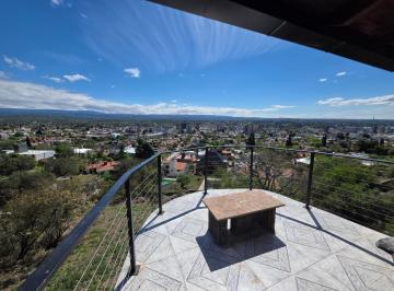 Casa · 150m² · 2 Dormitorios · 1 Cochera · Casa de Campo Villa Carlos Paz | 2.066 m² | Vistas Panorámicas Únicas