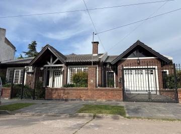 MDG-MDG-799_2 · Excelente Vivienda Chalet con Una Ubicacion Priviligiada, Quincho y Pileta