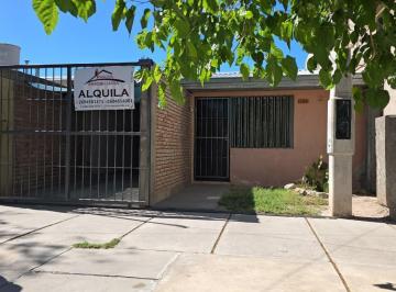 Casa · 3 Dormitorios · Casa en Alquiler