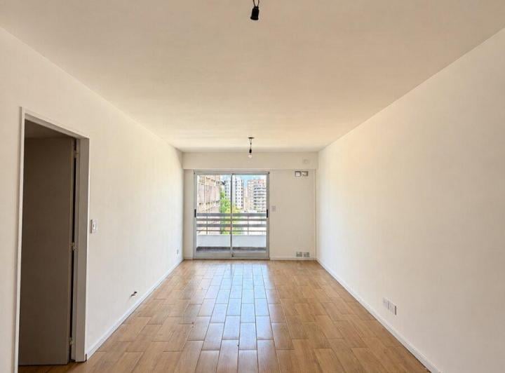 Departamento · 100m² · 6 Ambientes · 1 Cochera