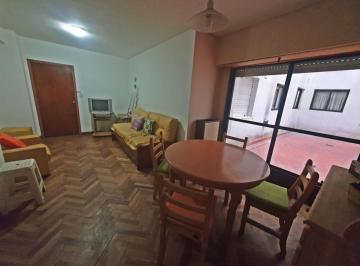Departamento · 48m² · 2 Ambientes · Departamento 2 Ambientes con 2 Patios y Dependencia Z/ Plaza Colon