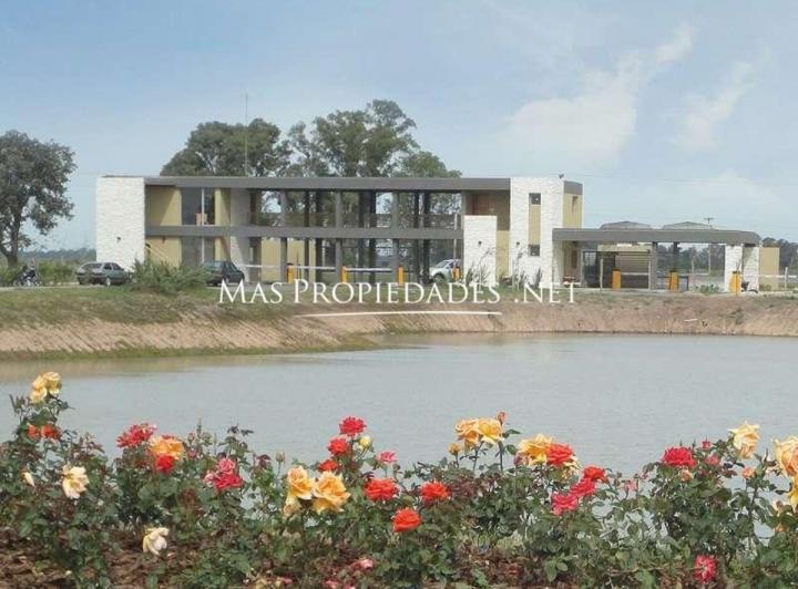 Terreno · 600m²