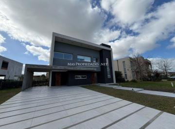 Casa de 4 ambientes, Ezeiza · Alquiler Casa en Terralagos 3 Dorm. Canning