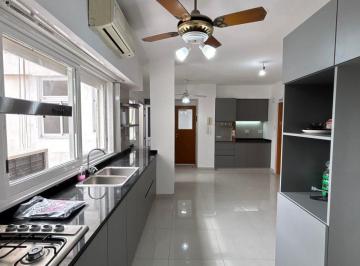 Departamento de 4 ambientes, Villa del Parque · Espectacular Piso Entero de 4/5 Ambientes con Cochera – Villa del Parque.