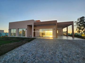 Casa de 4 ambientes, Ezeiza · Venta Casa en San Simón 3 Dorm.