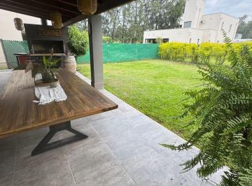 Casa de 5 ambientes, Tafí Viejo · Propiedad en Venta en Country Pinar Tafi Viejo