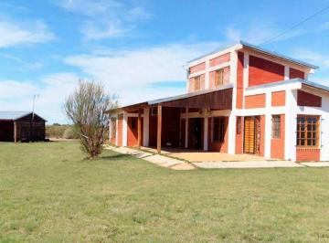 Casa de 7 ambientes, Las Paredes · Casa en Venta C/ Cochera en Las Paredes