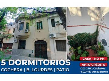 Casa · 203m² · 9 Ambientes · 1 Cochera · Casa en Venta 5 Dorm. con Patio Barrio Lourdes