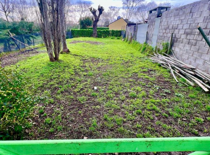 Terreno · 211m²
