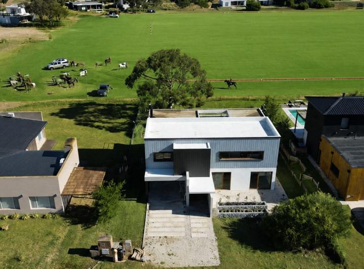 Casa · 270m² · 6 Ambientes