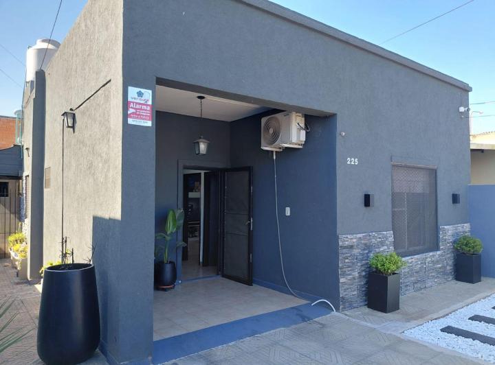 Casa · 94m² · 4 Ambientes · 1 Cochera