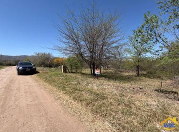 Terreno , Cosquín · Terreno / Lote en Venta de 800 m² Ubicado en Cosquín