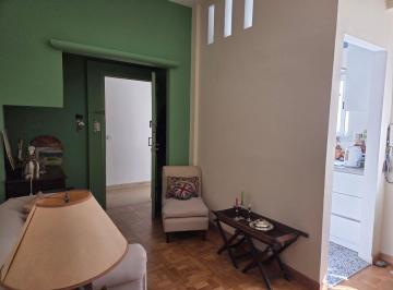 Departamento de 2 ambientes, Recoleta · Dos Ambientes Amoblados Cálidos y Luminosos. Recoleta. Pza. Vicente López. 6º Piso.