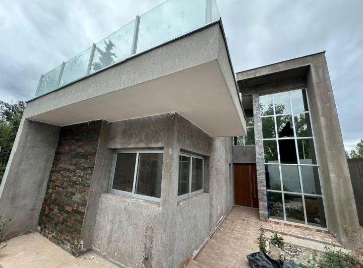 Casa · 323m² · 5 Ambientes