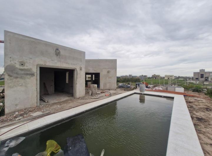Casa · 136m² · 4 Ambientes · 2 Cocheras