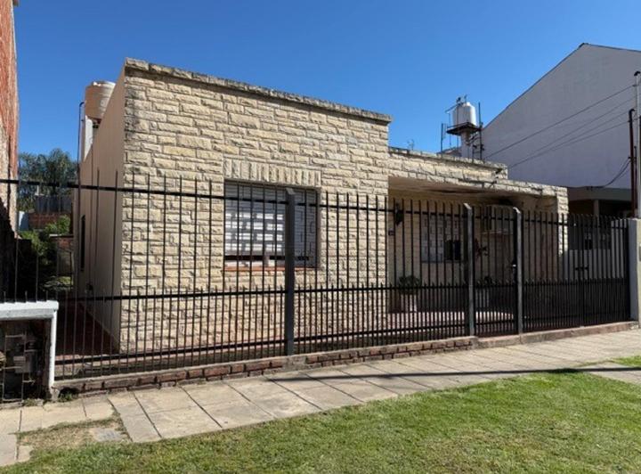 Casa · 80m² · 3 Ambientes · 1 Cochera