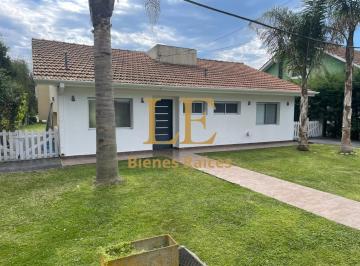 Casa · 130m² · 4 Ambientes · 3 Cocheras · Venta Casa Nautico Escobar