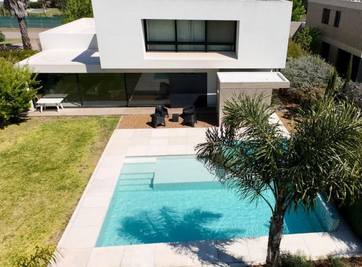 Casa · 576m² · 7 Ambientes · 2 Cocheras