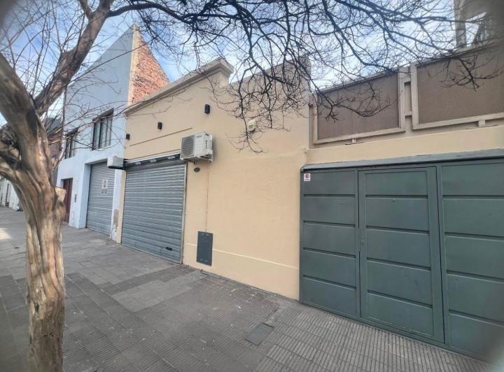 Casa · 85m² · 2 Ambientes · 1 Cochera