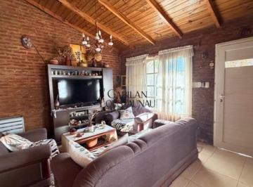 Casa · 137m² · 4 Ambientes · 1 Cochera · Casa 4 Ambientes + Escritorio, Apto Credito!